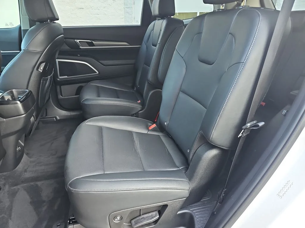 Used 2022 White Kia S image 15