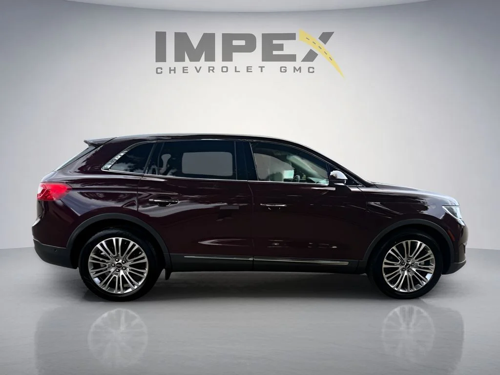 Used 2018 Red Lincoln Reserve image 6