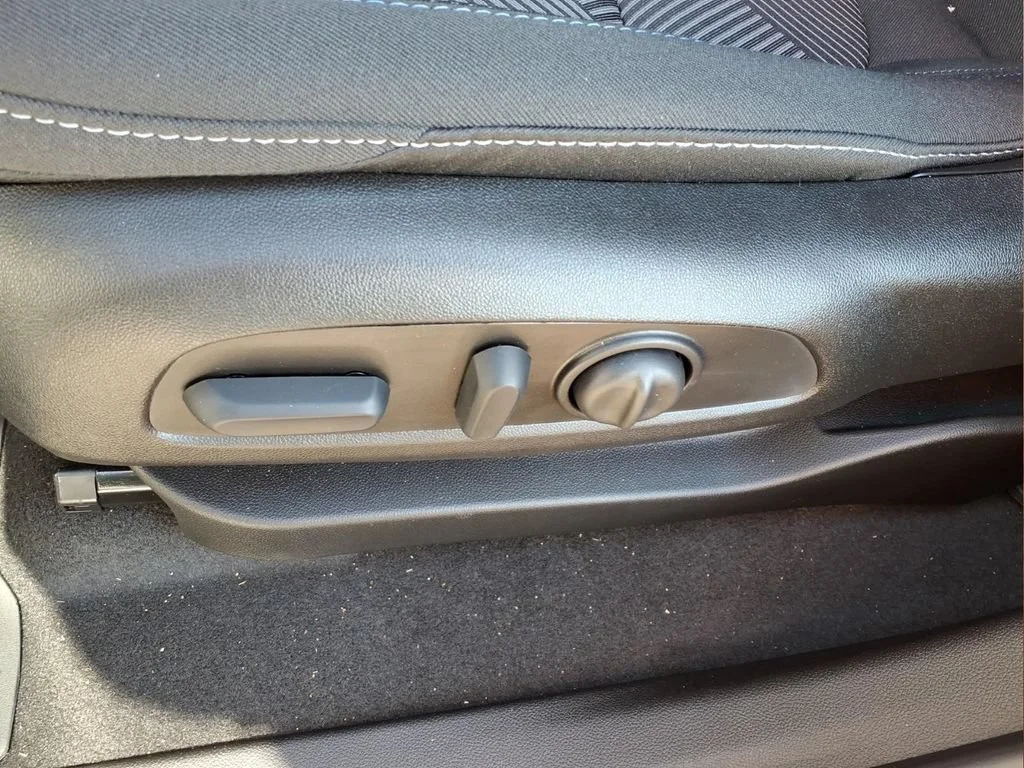 2027 Chevrolet Bolt LT - Photo 18