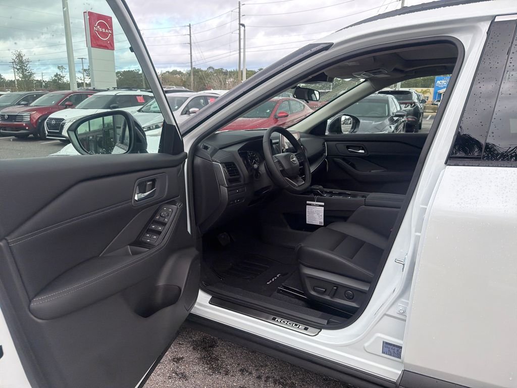 New 2026 Nissan Rogue Dark Armor 4D Sport Utility