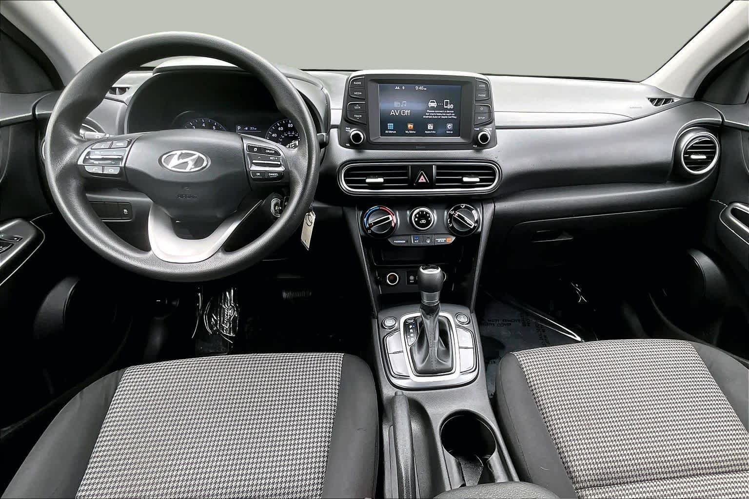 Used 2018 Thunder Gray Hyundai SE image 16
