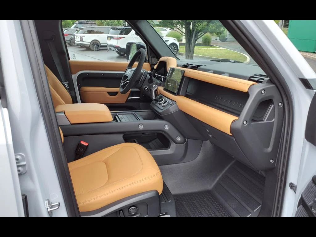 New 2023 Yulong White LAND ROVER V8 image 7