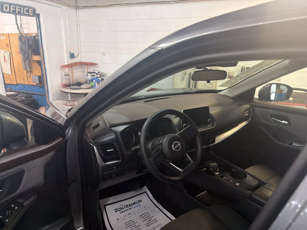 Used 2023 Gray Nissan SV image 15