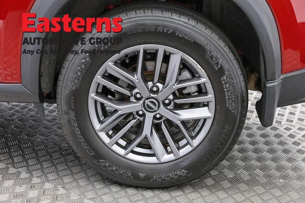 Used 2023 Red Nissan S image 34