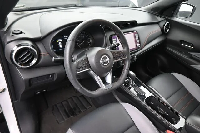 Used 2024 White Nissan SR image 98