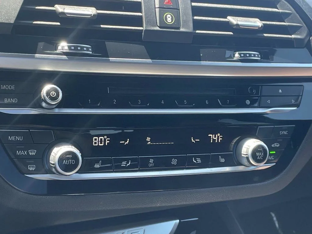 Used 2019 White BMW xDrive30i image 19