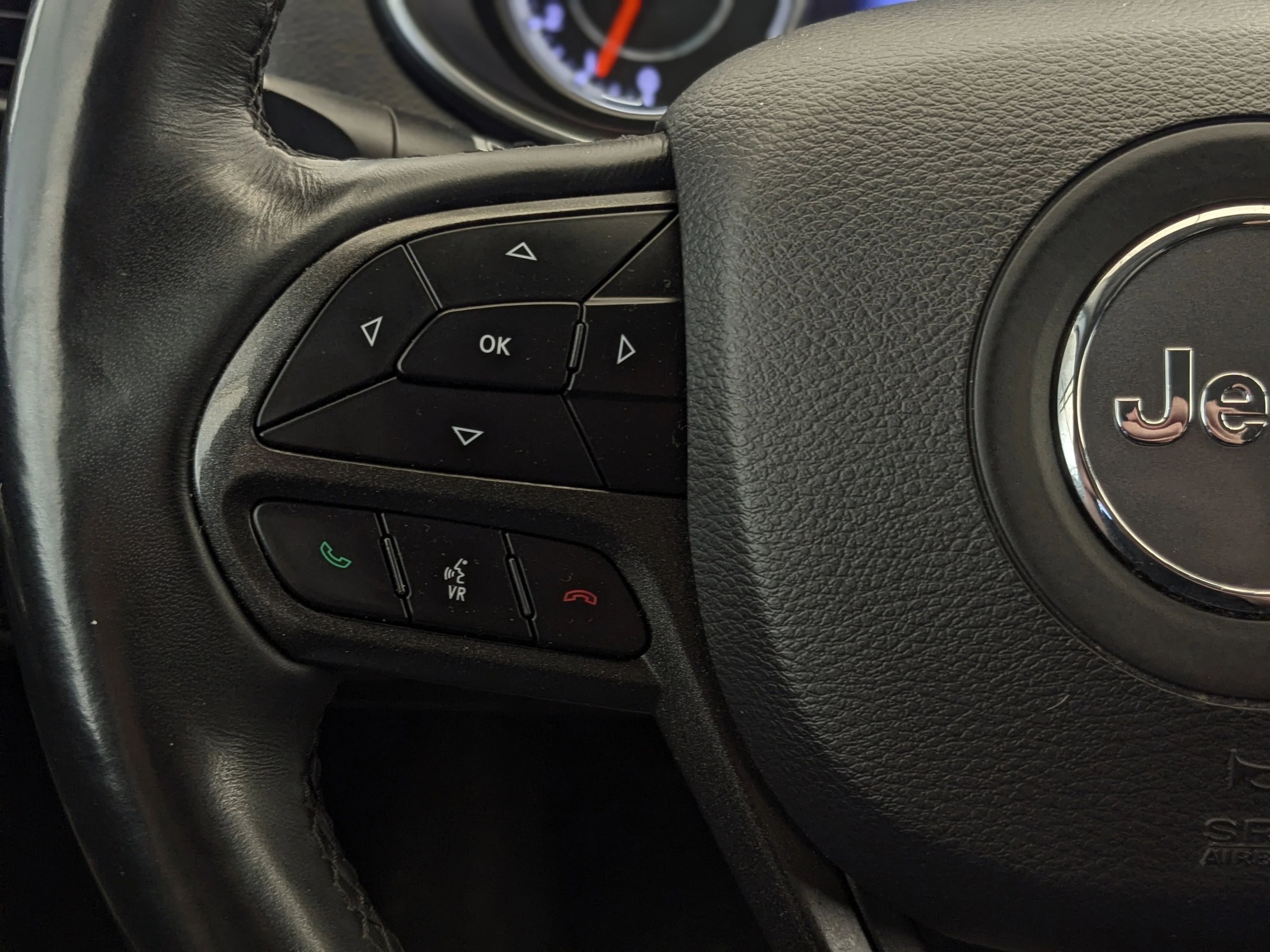Used 2019 Grey Jeep Trailhawk Elite - Nappa Leather - Command View Sunroof - Trailer Tow - Heated & Cooled Seats image 17