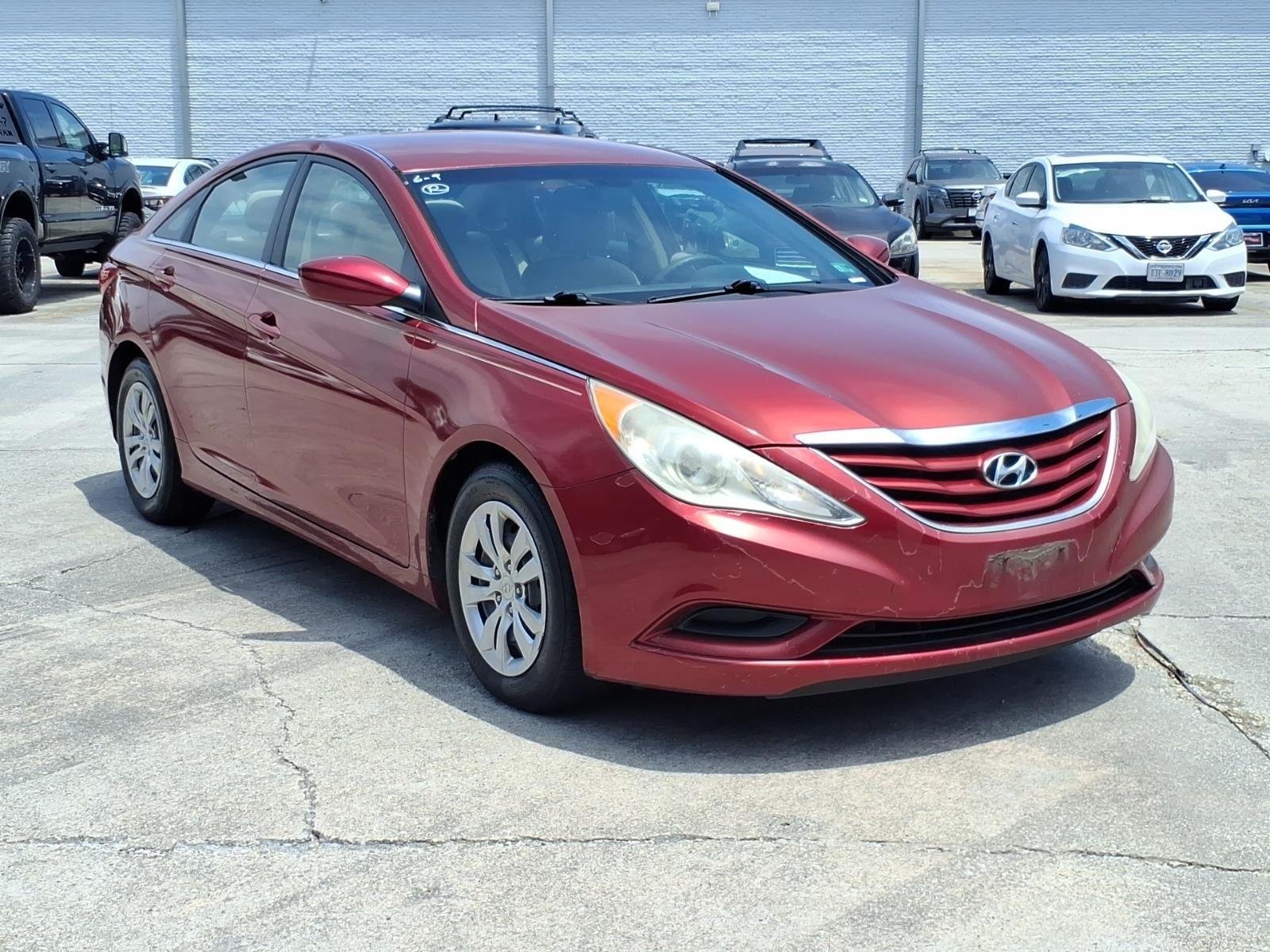 Used 2012 Sparkling Ruby Hyundai GLS PZEV image 5