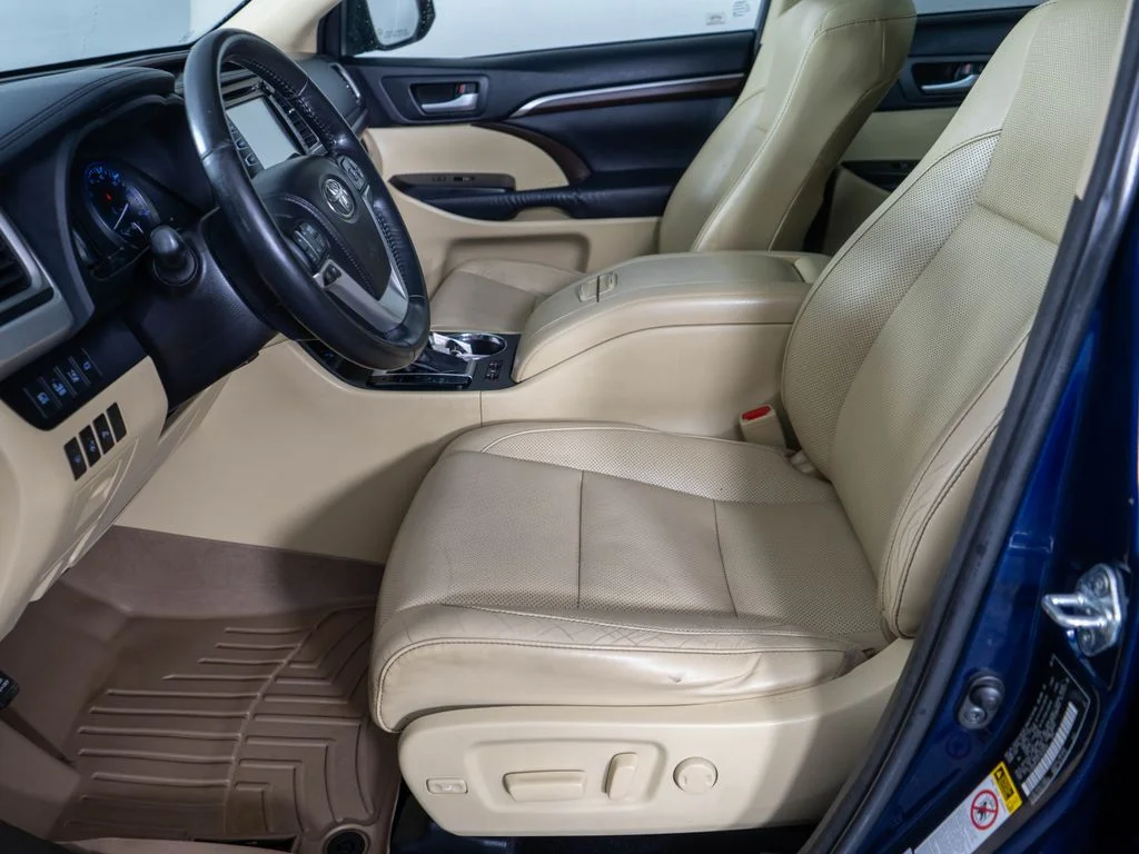 Used 2015 Blue Toyota Limited Platinum V6 image 10