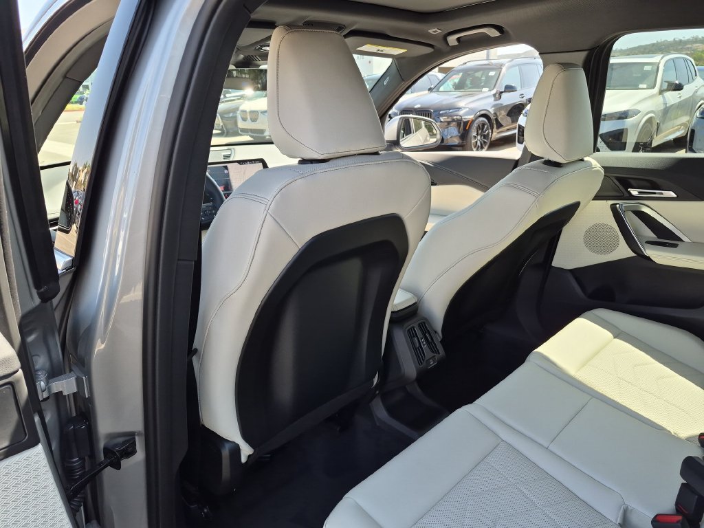 Used 2026 Silver BMW xDrive28i image 12