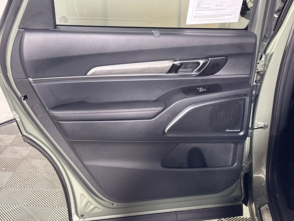 Used 2025 Green Kia SX X-Line image 20