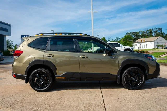 Used 2023 Autumn Green Metallic Subaru Wilderness image 19