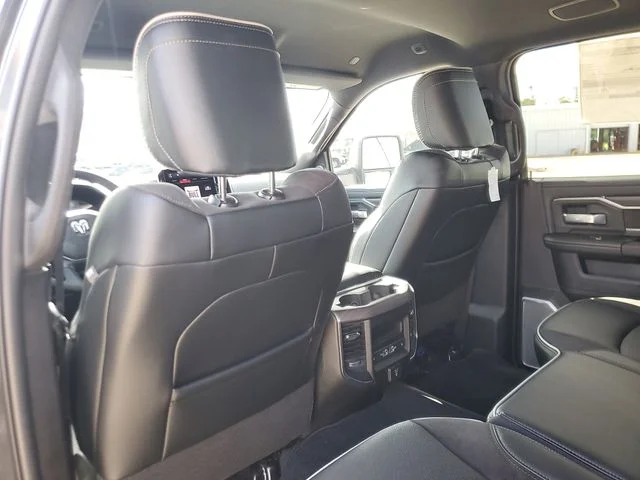 2025 RAM 3500 Laramie - Photo 11
