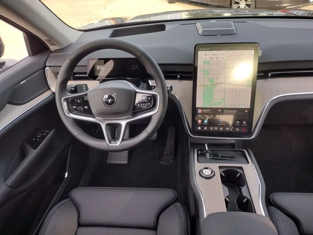 2025 Volvo EX90 Plus - Photo 23