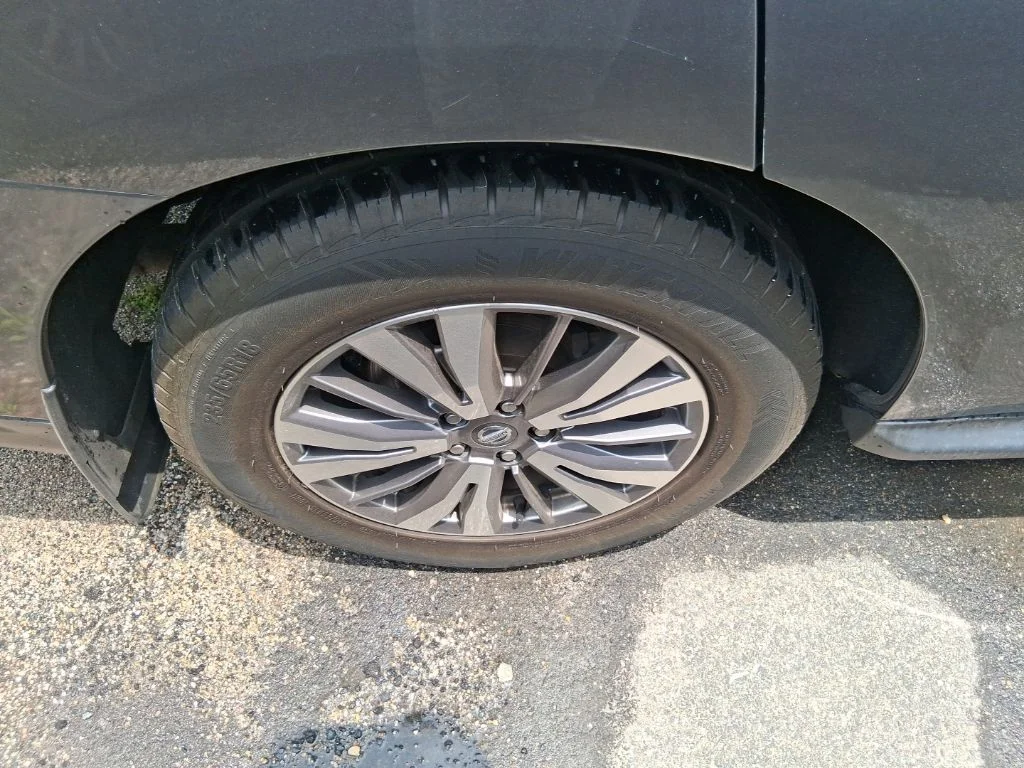 Used 2019 Gray Nissan S image 8