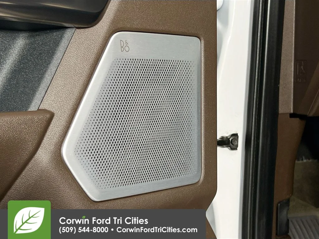 Used 2021 Oxford White Ford King Ranch image 13