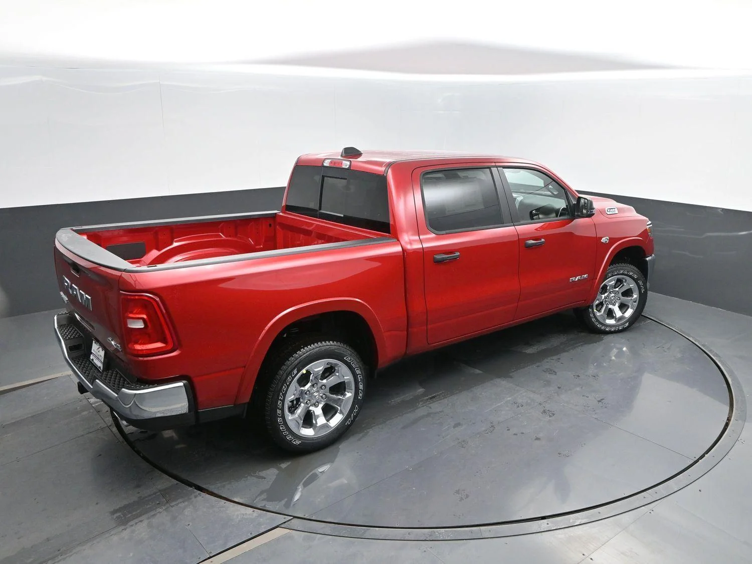 New 2026 Molten Red Pearl-Coat Exterior Paint RAM Big Horn image 41