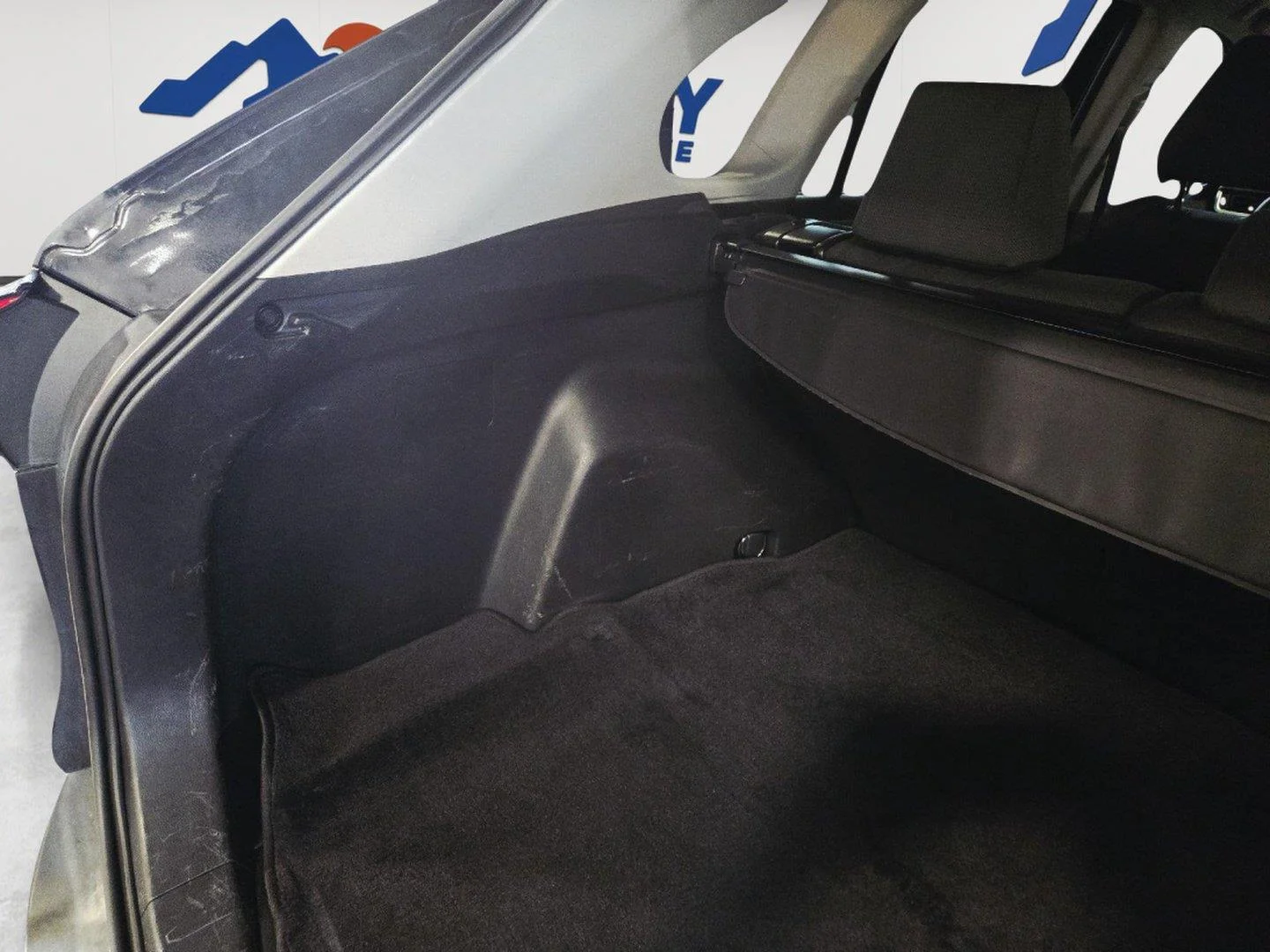 Used 2022 Midnight Black Metallic Toyota Hybrid XLE image 32