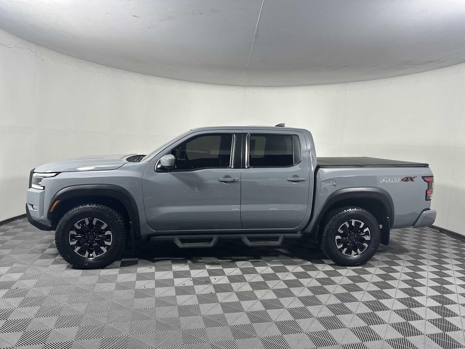 Used 2024 Boulder Gray Pearl Nissan PRO-4X image 7