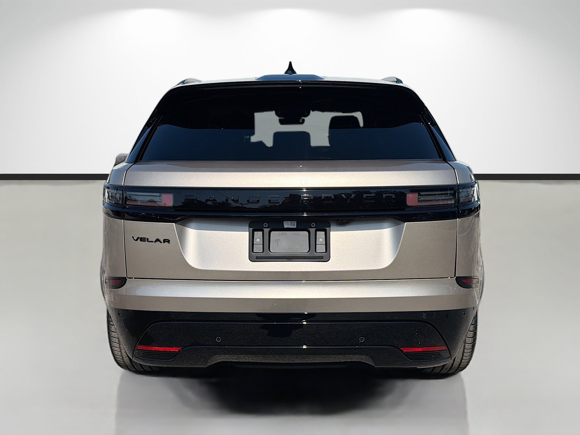 New 2026 Batumi Gold Land Rover Belgravia Edition image 4