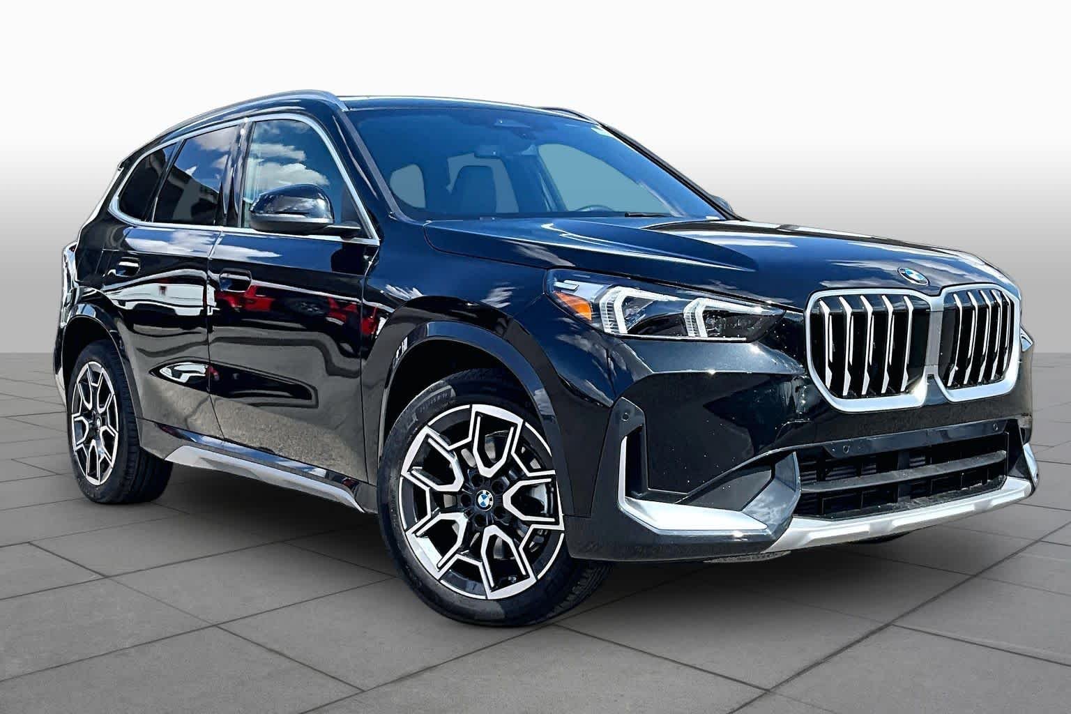 New 2026 Black Sapphire Metallic BMW xDrive28i image 2