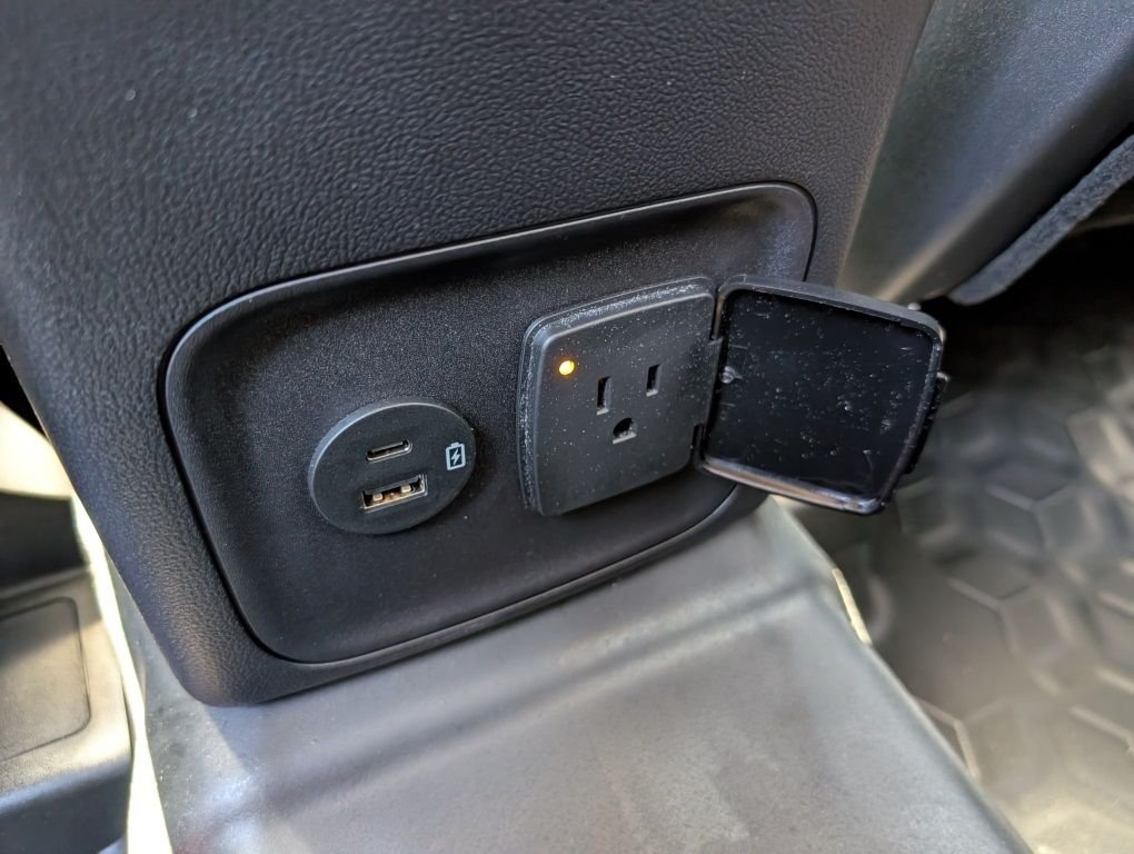 Used 2024 Gray Ford Badlands image 19