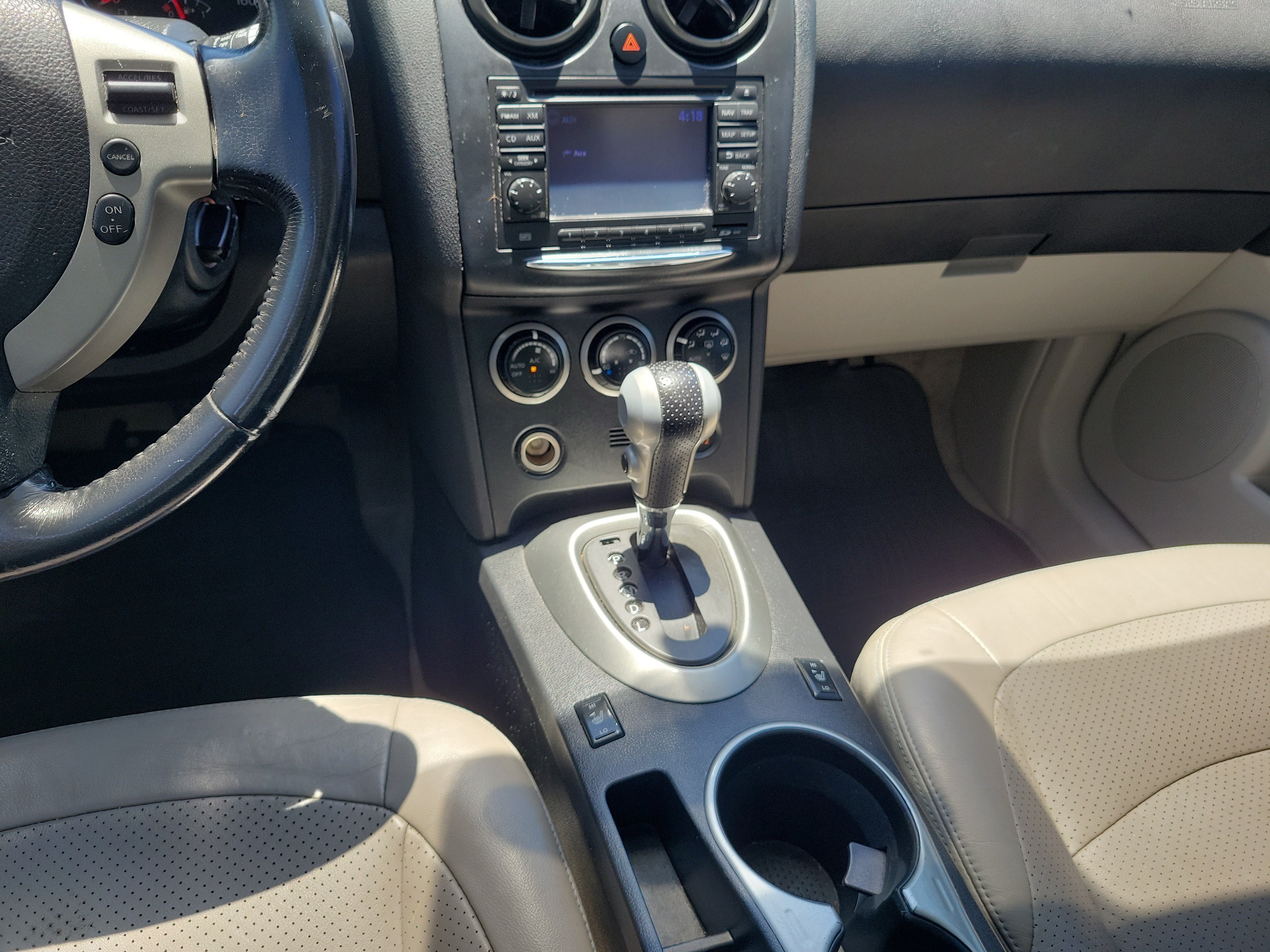 Used 2011 Indigo Blue Nissan SV image 18