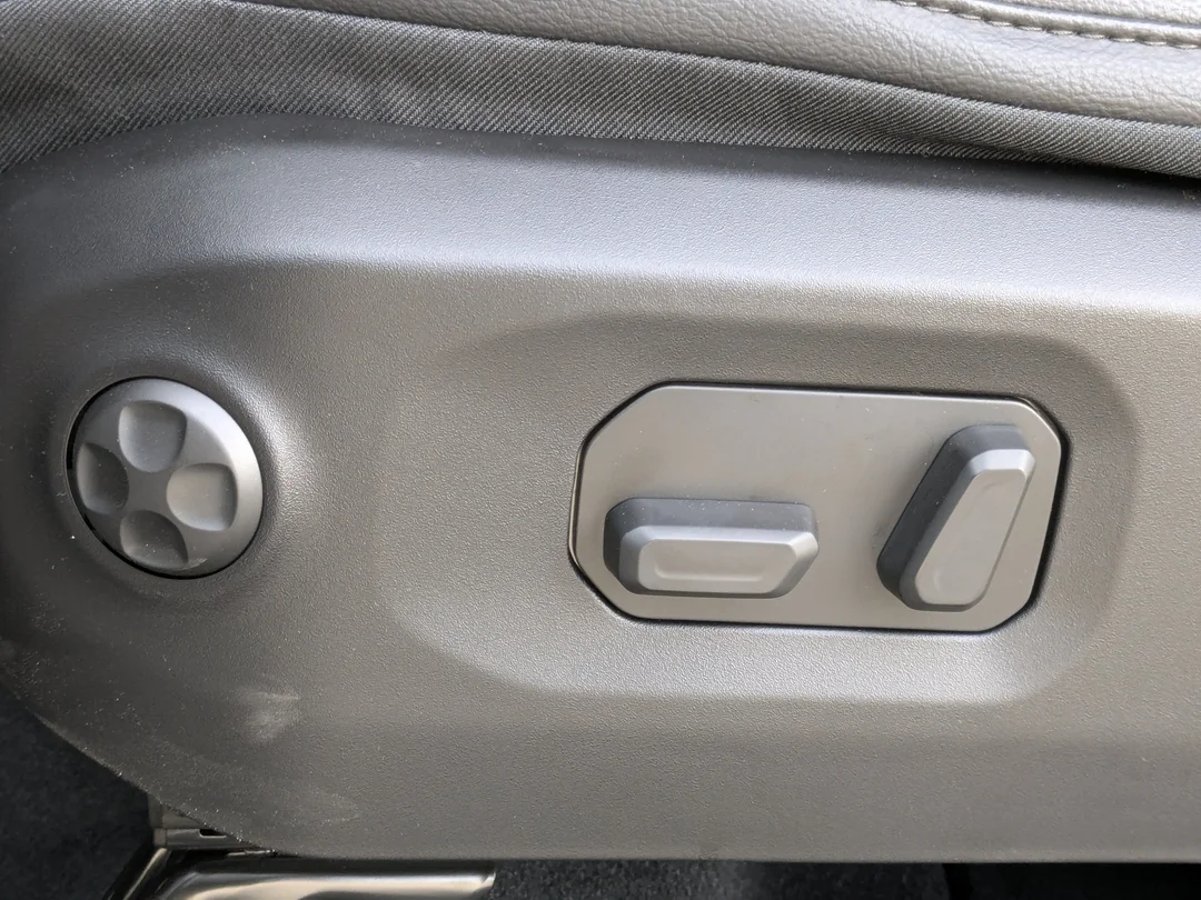New 2026 Grey Jeep Sahara - - 4x4 - McKinley Leather - Body-Color Top - Alpine Audio - Technology Group & More! image 14