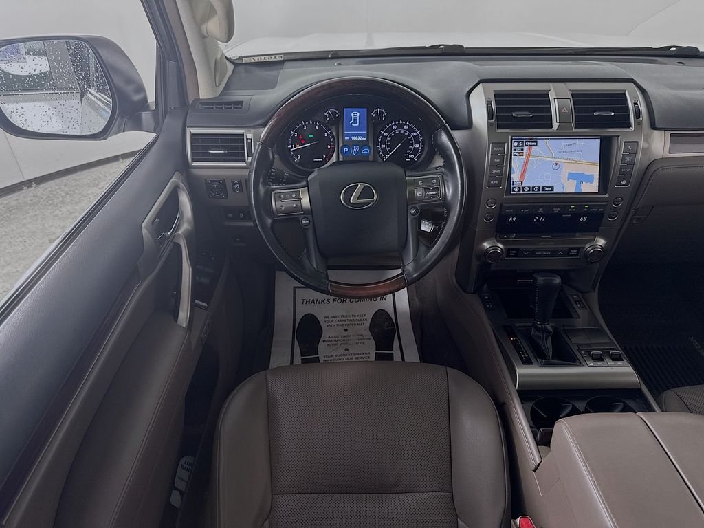 Used 2019 Starfire Pearl Lexus Premium image 4