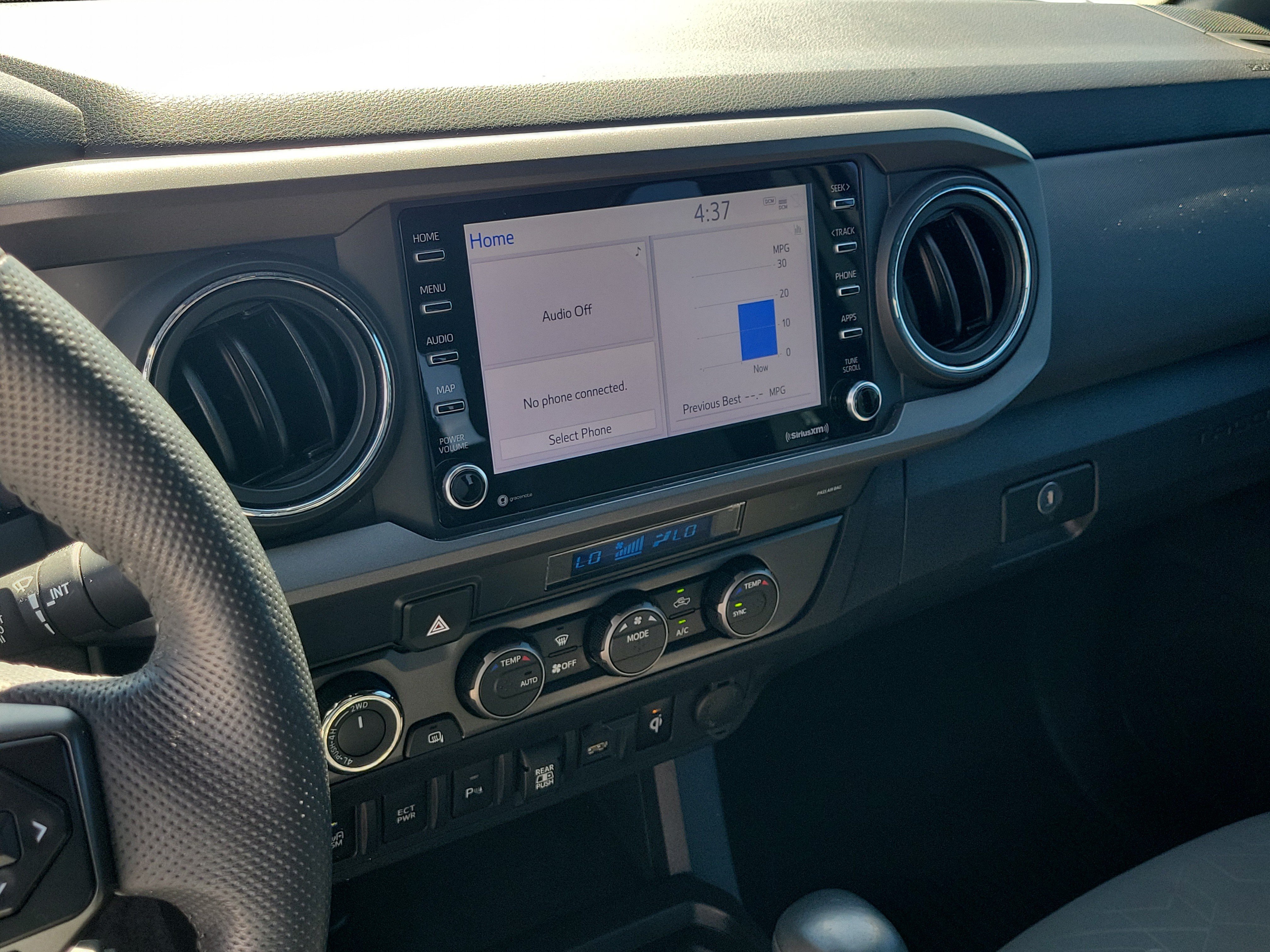 Used 2022 White Toyota SR image 28