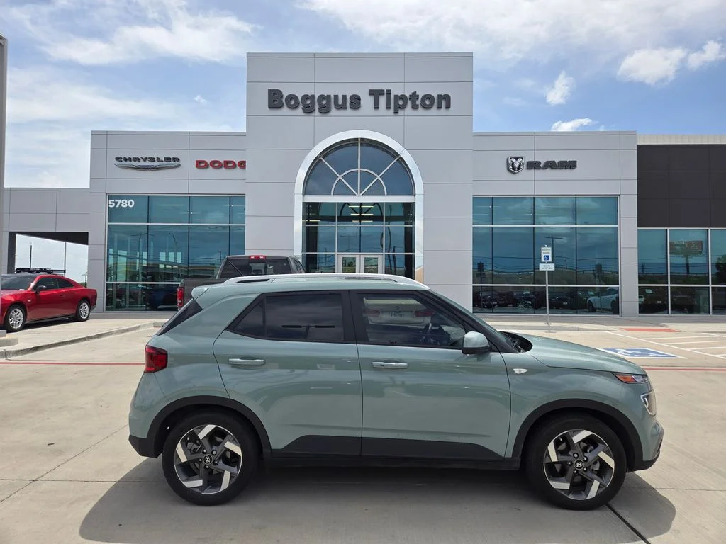 Used 2025 Hyundai Venue SEL with VIN KMHRC8A39SU382249 for sale in Brownsville, TX