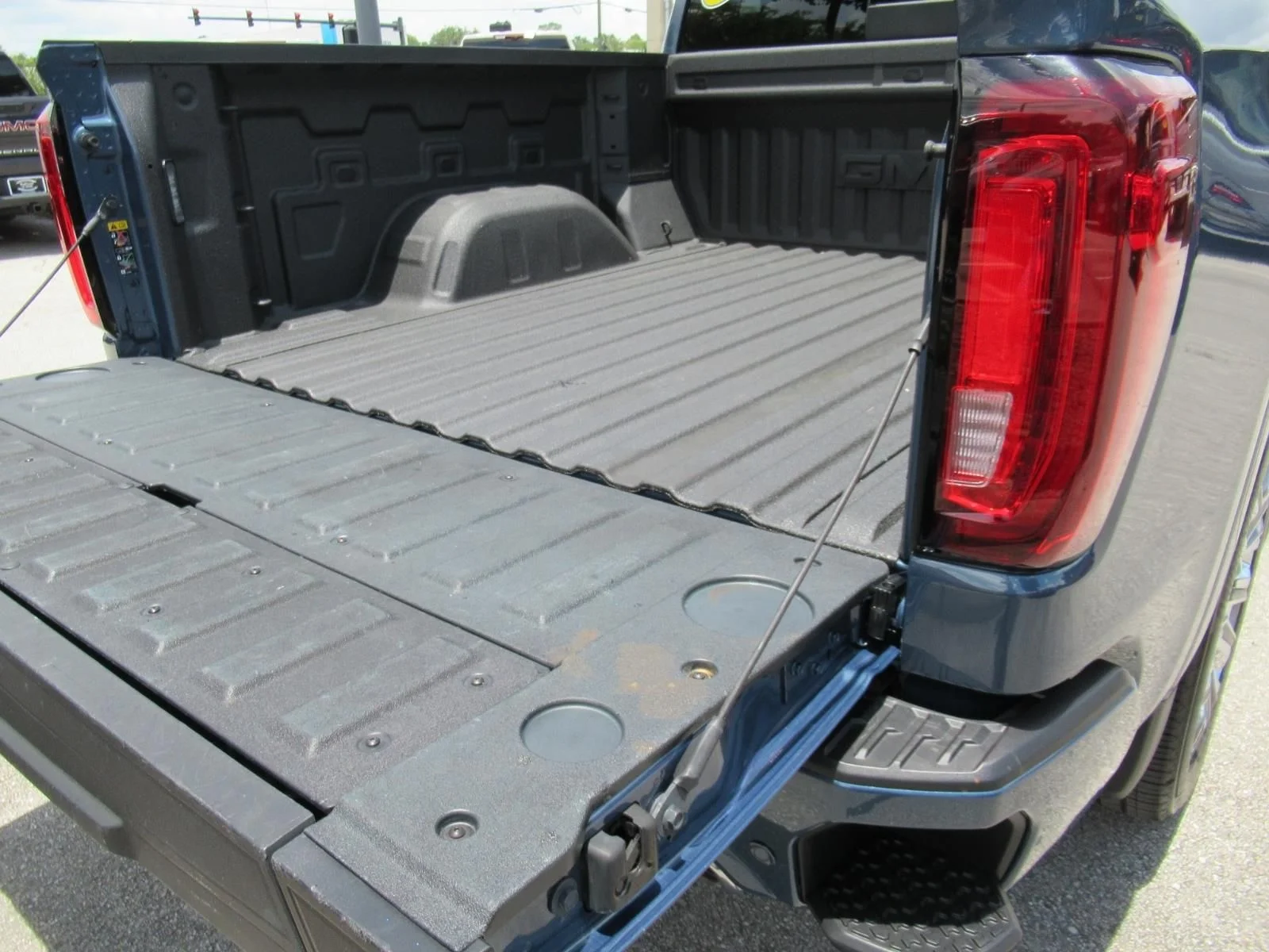 Used 2026  GMC Denali image 36