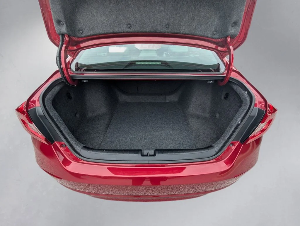 Used 2018 Red Honda Touring image 25