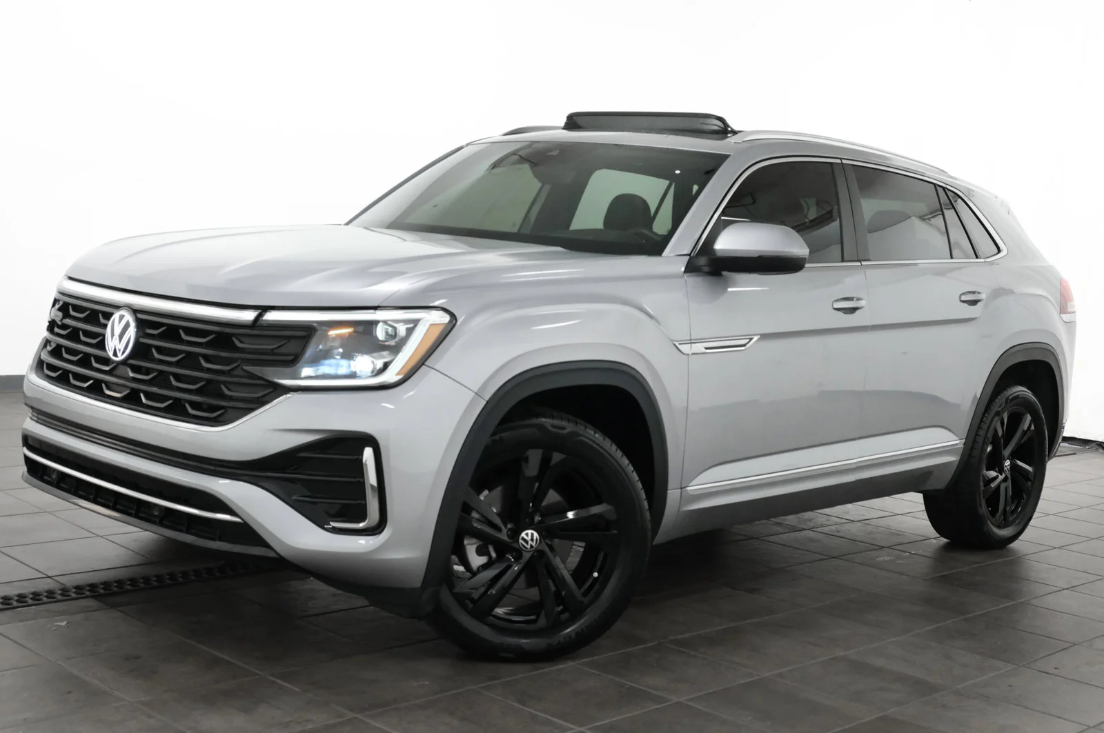 2024 Volkswagen Atlas Cross Sport SEL R-LINE
