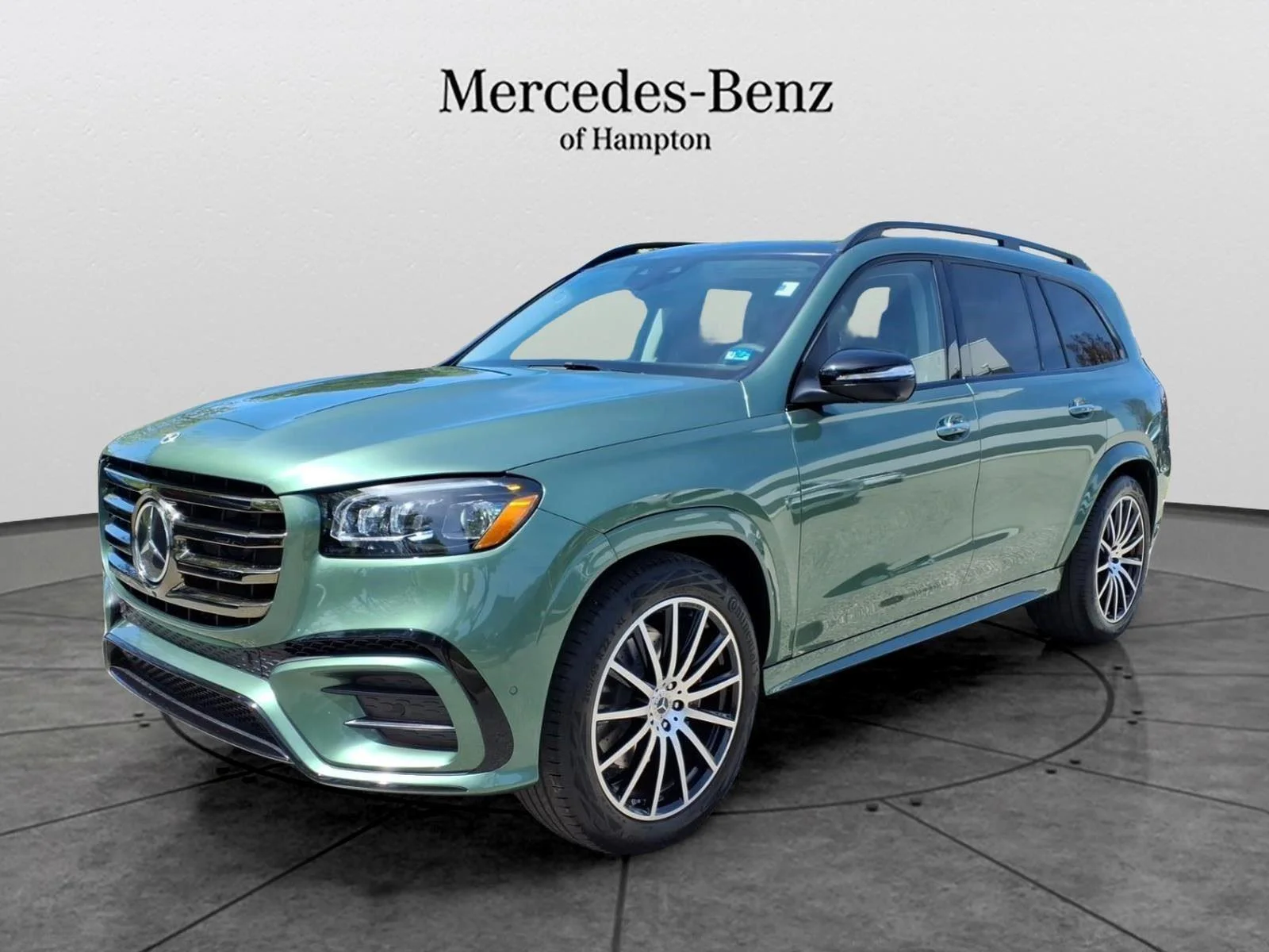 New 2026 MANUFAKTUR Ireland Mid Green Metallic Mercedes-Benz GLS 450 image 1