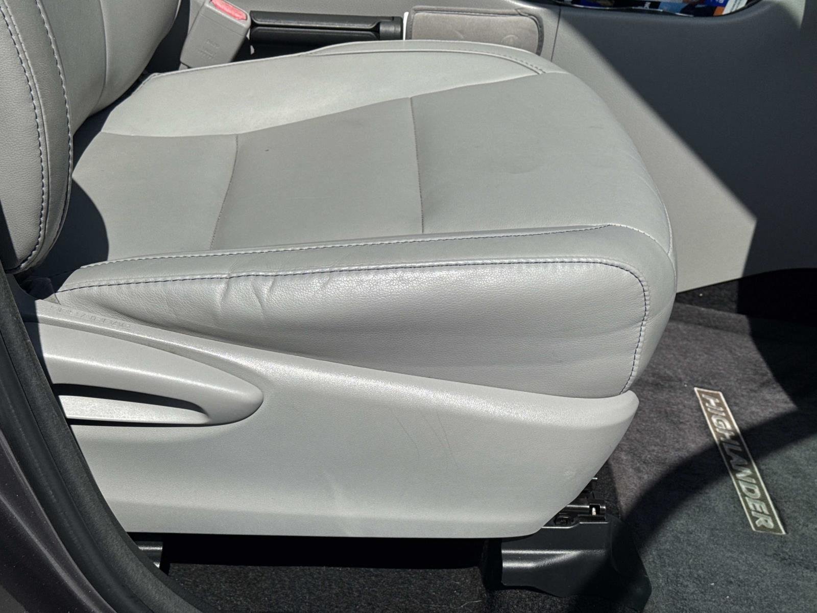 Used 2015 Predawn Gray Mica Toyota XLE image 12