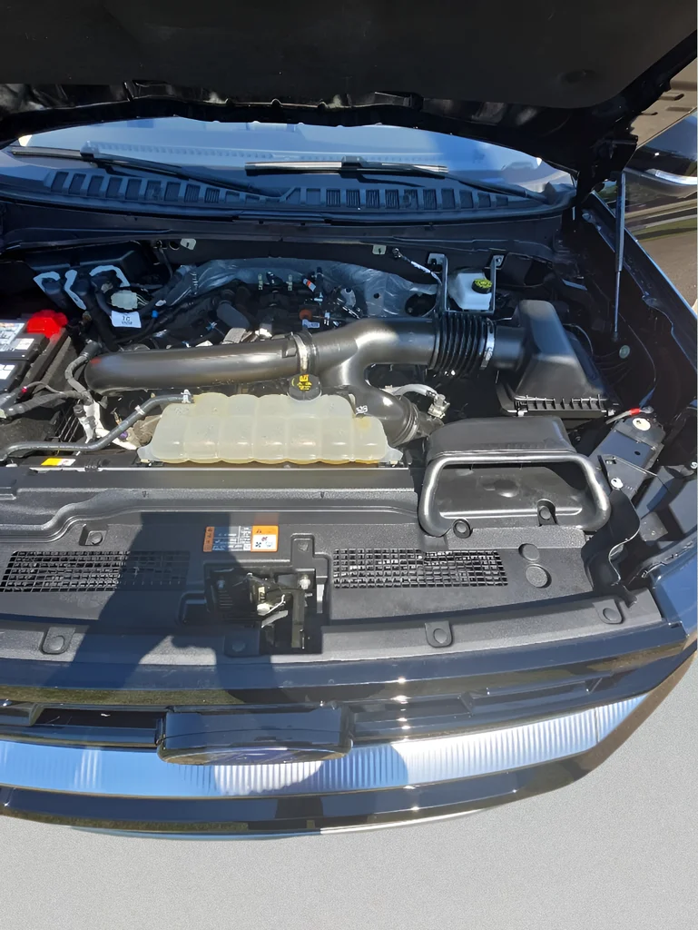 Used 2025 Black Metallic Ford Platinum image 7