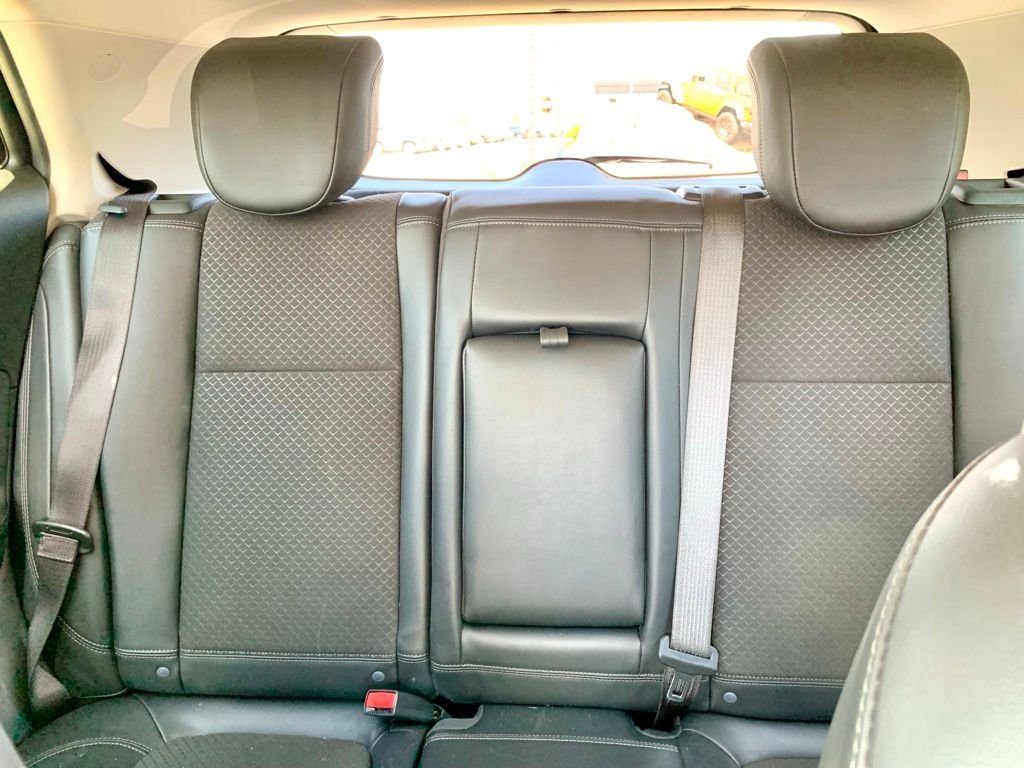 Used 2021 Silver Buick Preferred image 18