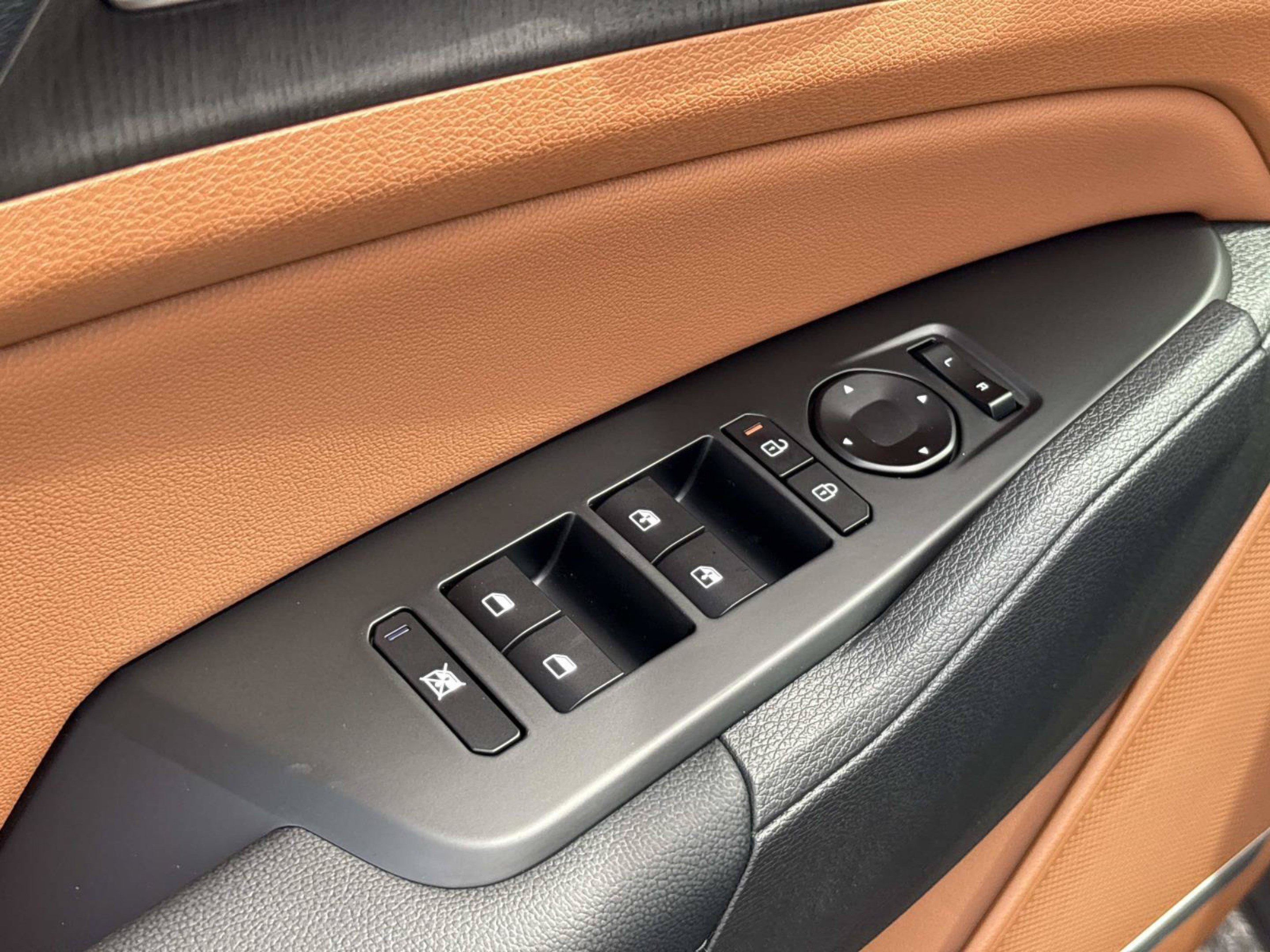 New 2027 Gravity Gray Kia X-Line image 18