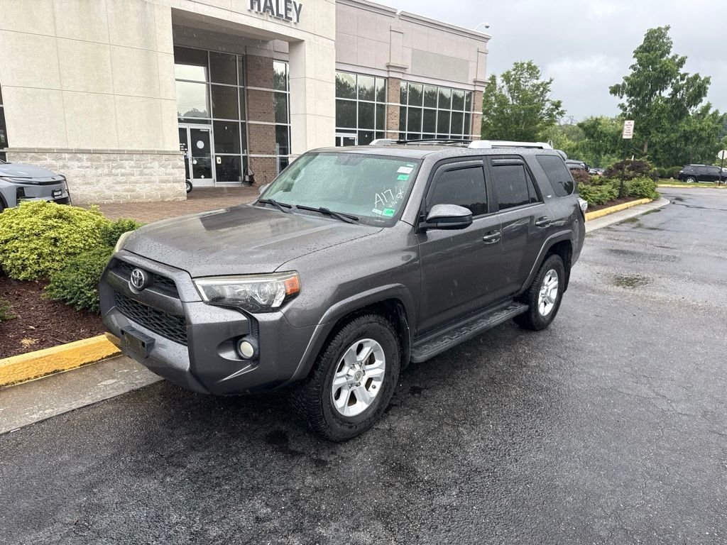 Used 2016 Gray Toyota SR5 image 6