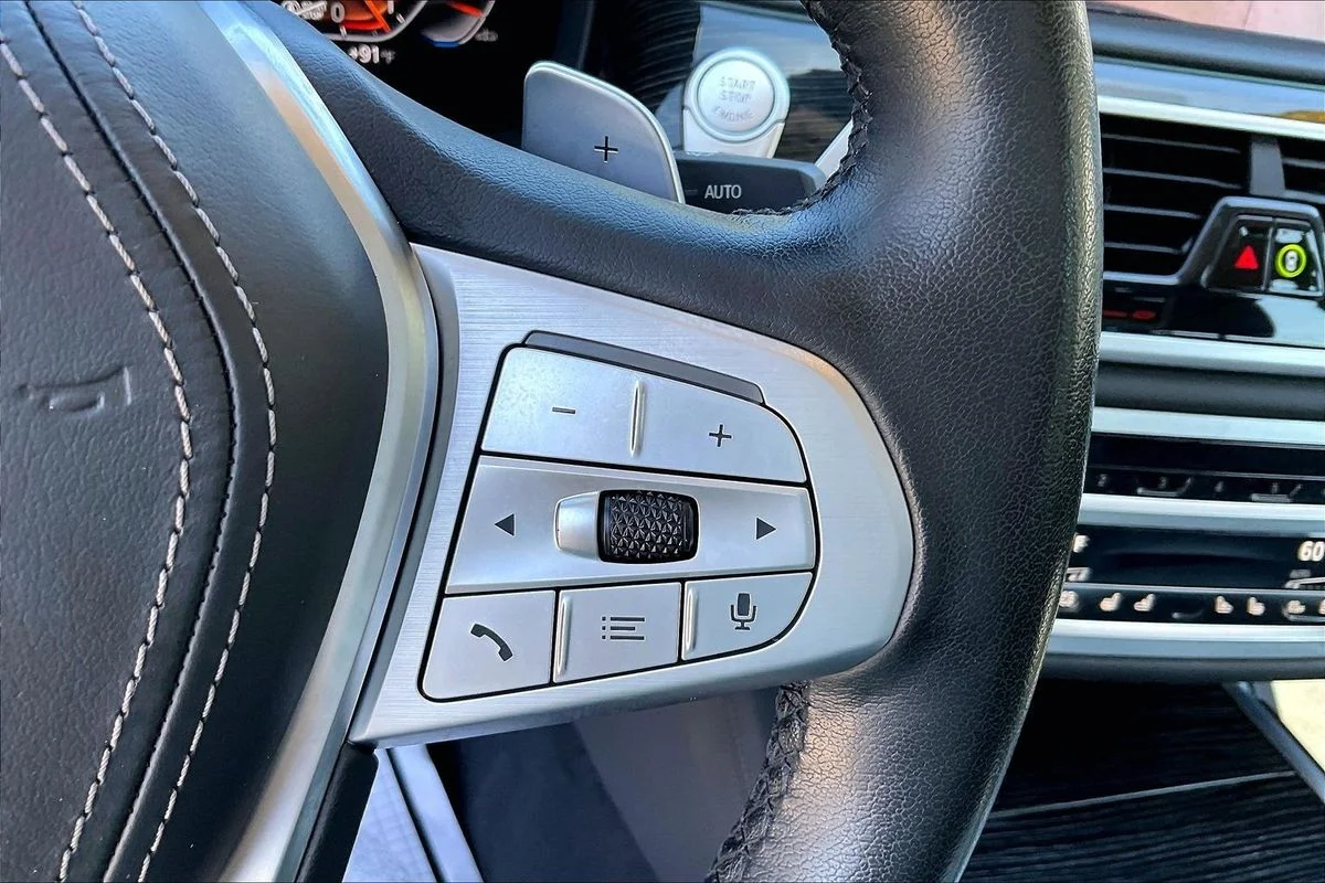 Used 2022  BMW i xDrive image 12