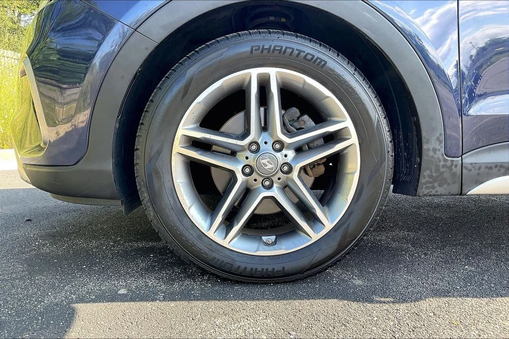 Used 2017 Blue Hyundai Limited Ultimate image 8