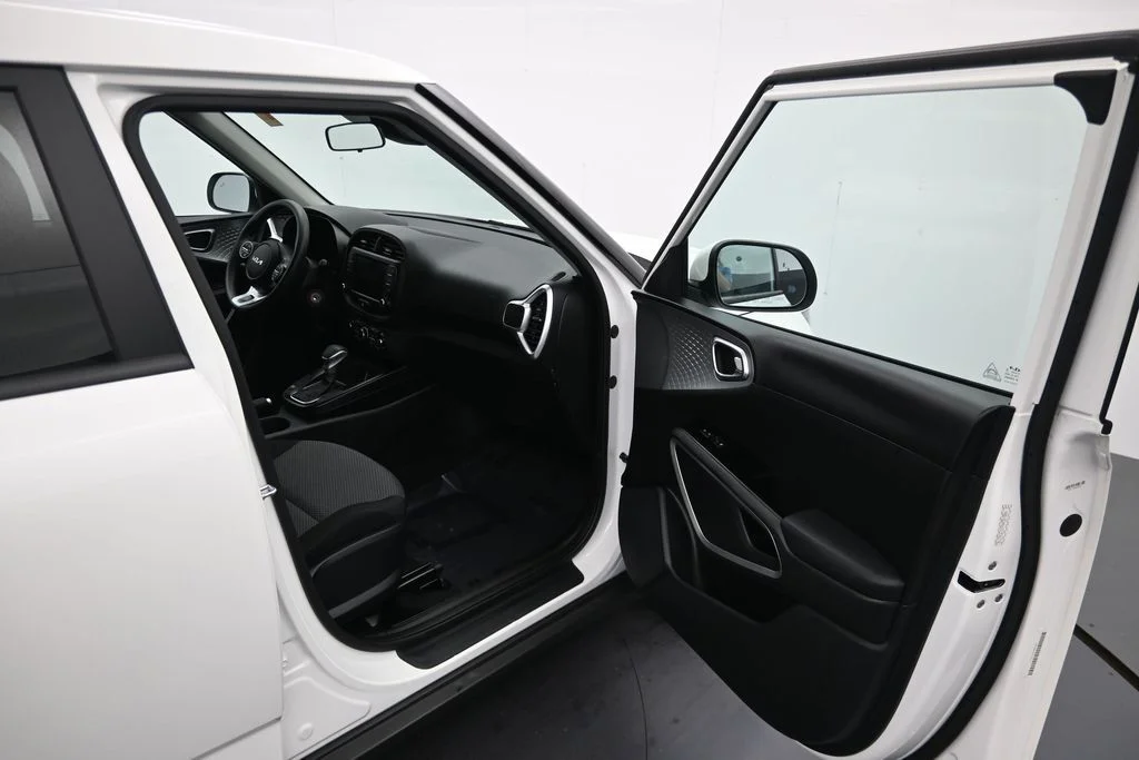 Used 2025 White Kia LX image 15
