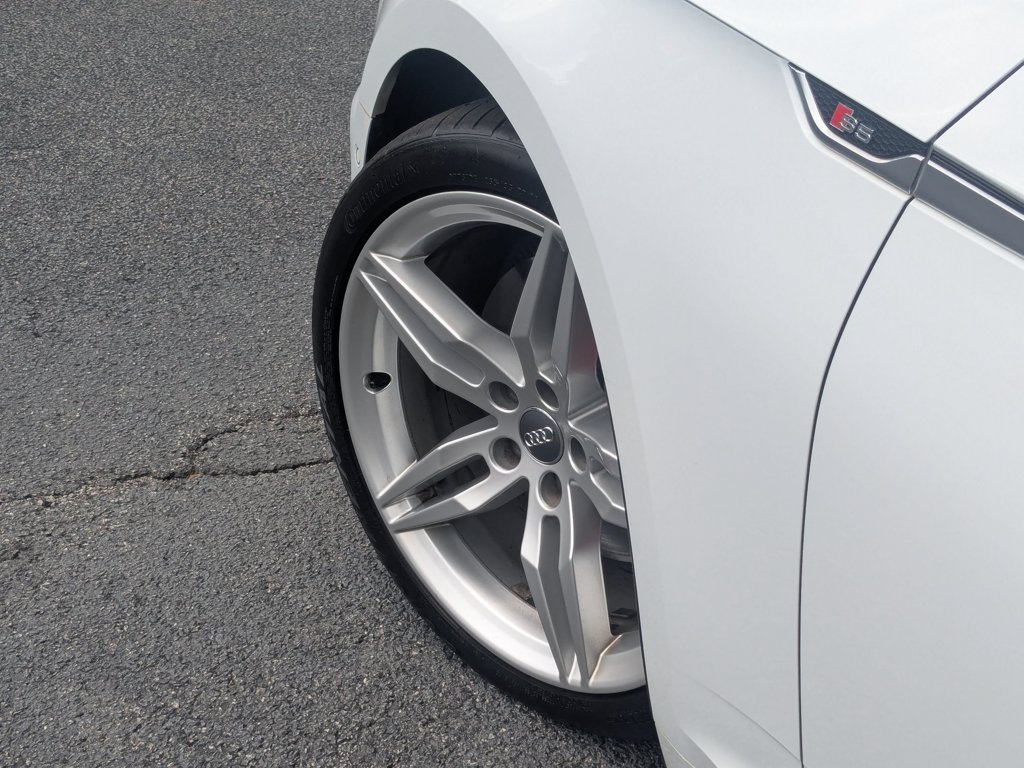 Used 2019  Audi Prestige image 9