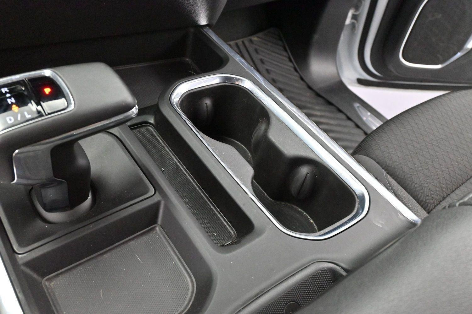 Used 2024 Summit White GMC Elevation image 19