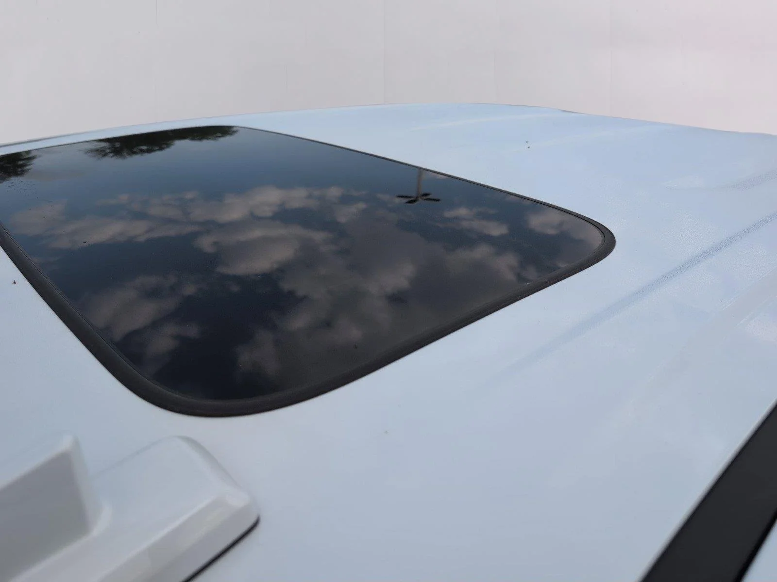 New 2026 Glacier White Tricoat GMC Denali Ultimate image 36