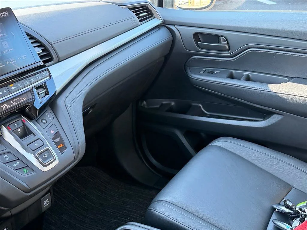 Used 2025 Silver Honda EX-L image 12