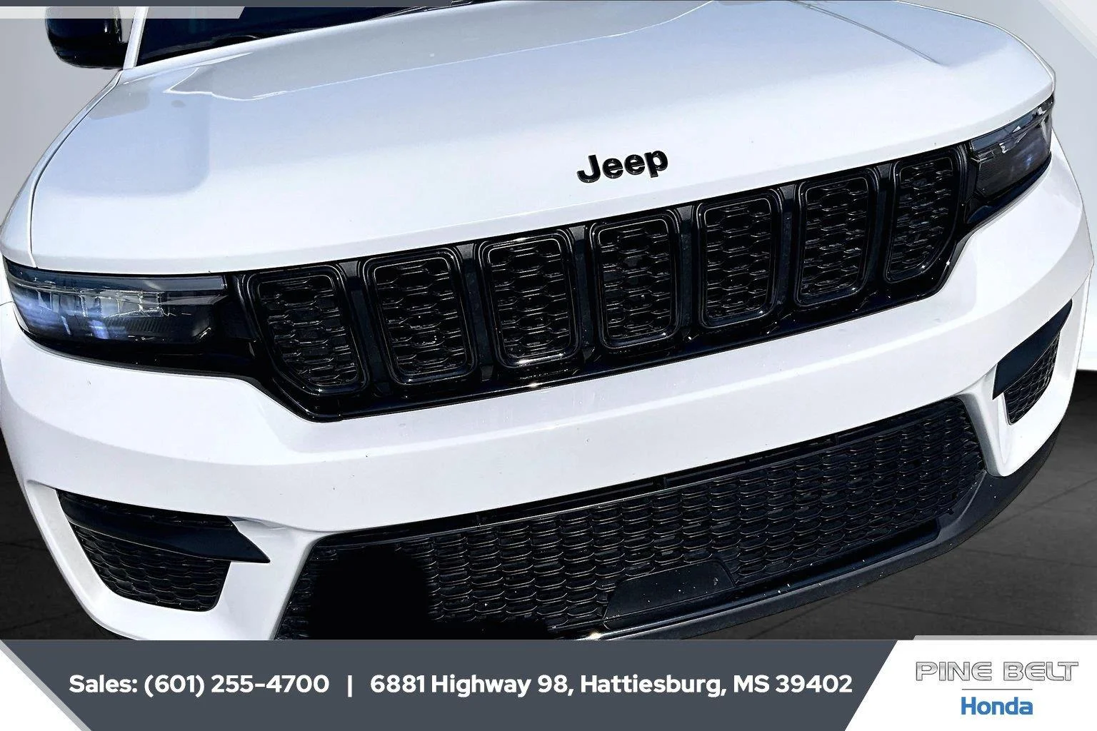 Used 2025 Bright White Clearcoat Jeep Altitude image 22