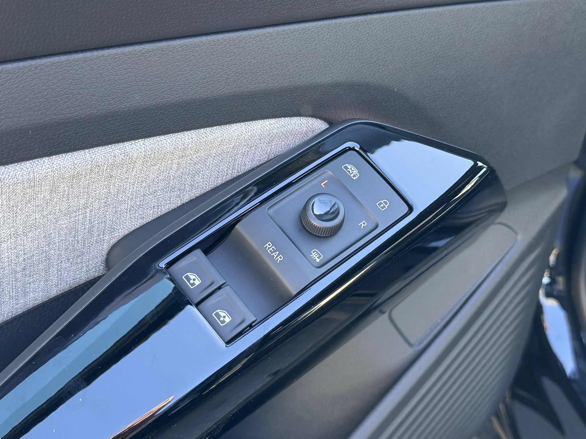 New 2026 Deep Black Pearl Volkswagen Pro image 12