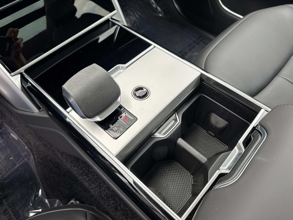 New 2026 Fuji White Land Rover SE image 27